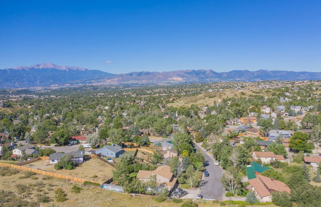 4 BR Country Home in Suburbs W/trails & Parks - Foto 34