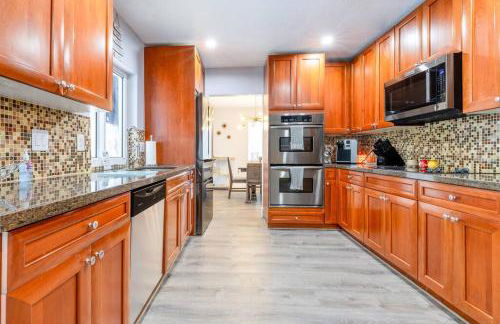 Casa Tropicana - Heated Pool, Game Room & Mins from beach - Foto 30