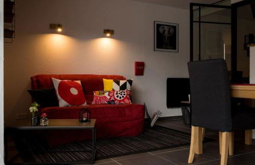 Le nid d' évol gite avec balnéo,terrasse et vue sur la montagne - Foto 8