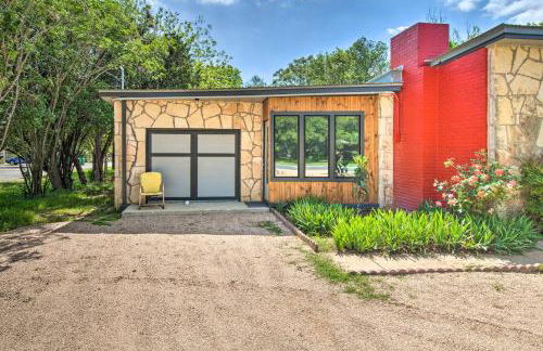 Retro Updated Blanco Abode - Steps to Main Street! - Foto 18