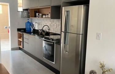 Lindo apto em condomínio top - Foto 2