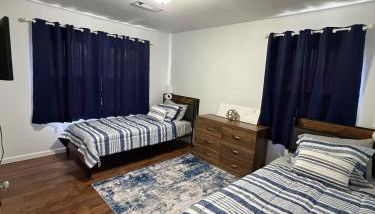 The Crew House 2BR 1BA Near Refineries - Foto 2