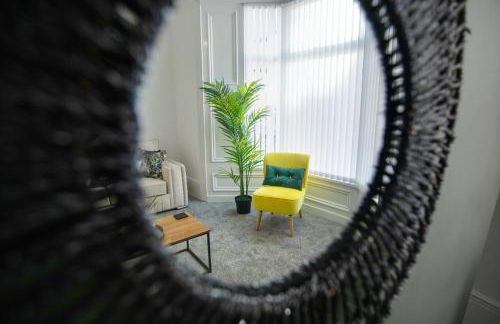 Spacious & Modern Oasis, 4-Bed House, Sleeps 7 - Foto 13