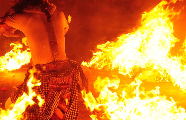 Uluwatu Temple Tour + Kecak Dance - Photo 1