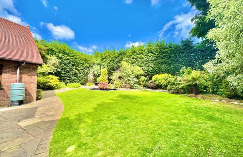 Serene Retreat - Hot Tub - Pool Table - Close to New Forest and Bournemouth Beach - Sleeps 12 - Foto 70