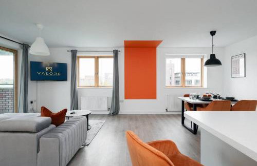 Luxury 2 bed, Central, Free Parking, Smart TV By Valore Property Services - Photo 7