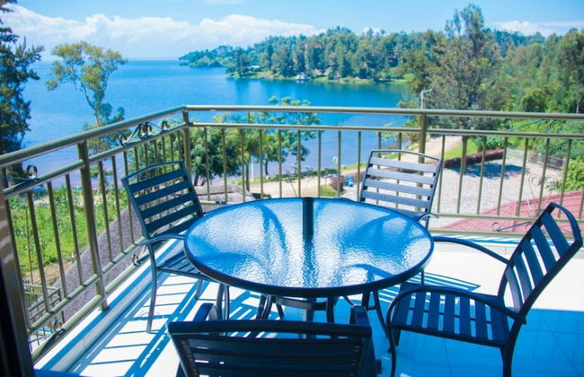 King Room With Nice Lake View - 2 People - Photo 9