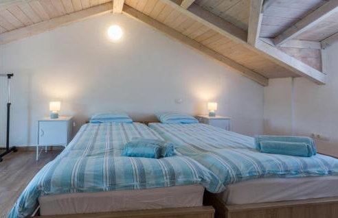 Beautiful Home In Putini With Kitchen - Photo 22