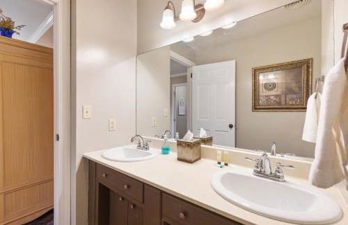 Brenda Lee History 4BR Retreat Pool Hot Tub - Photo 42