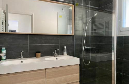 Maison avec terrasse et piscine privée proche plage - FR-1-336-139 - Foto 6