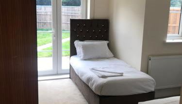 YBC Court, Aldershot - Foto 5