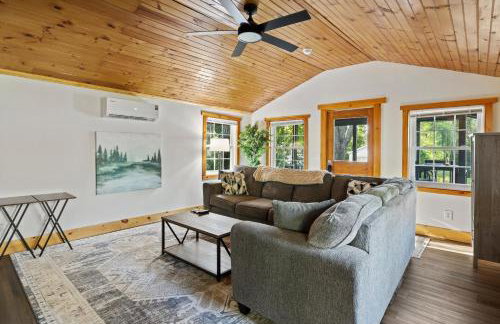 Cozy Home W/ King Bed & Lake access - Foto 12