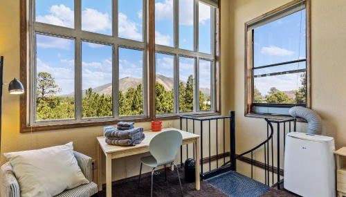 Delightful 1 bdrm Country Club Retreat with Mt Elden Views! - Foto 1