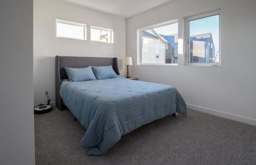 Steps to Alki Beach with Water Views Rooftop deck - Foto 36