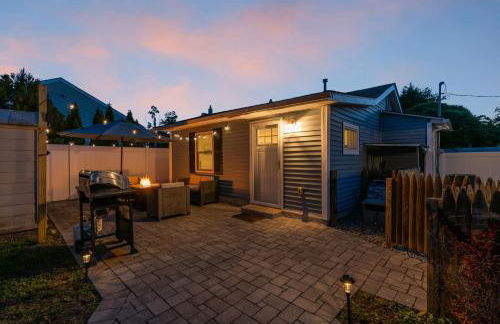 Perfect 2BR Hideaway Just 35 Blocks to Beach & Boards Fire Pit, Grill, Relax - Foto 1