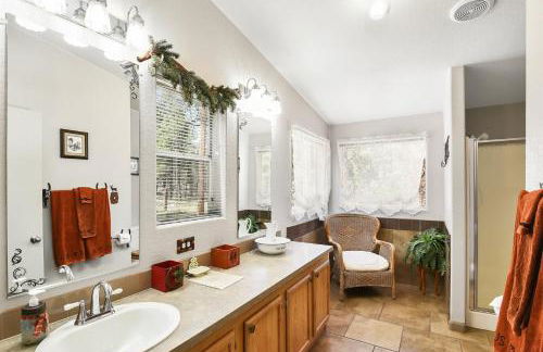 Gorgeous Historic 3 BR Log Cabin w Forest Views 20 Minutes from Flagstaff Now with Wi-Fi - Foto 19