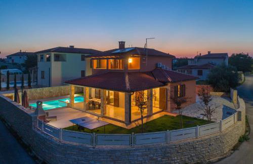 Villa Gloria, villa with heated pool - Foto 3
