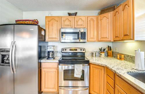 Intracoastal Views and Deck Surfside Beach Home - Foto 9