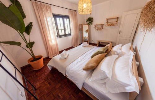 Kodu Lodge - spacious 2 storey coastal home with balcony, sea view, garden & BBQ - Foto 11