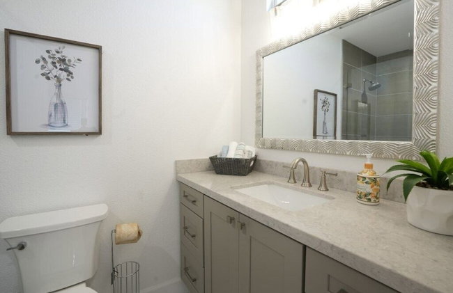 Awesome 5 Bedroom 3 Bath Pool Home With In-ground Jacuzzi - Foto 51