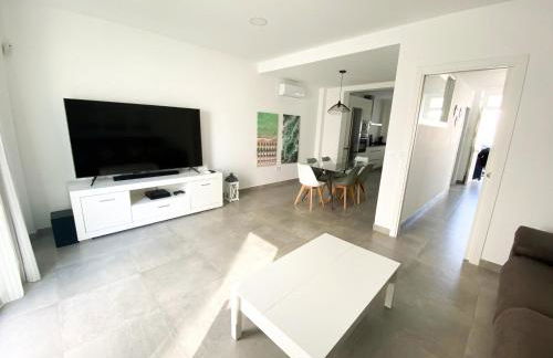 Casa moderna, piscina, playa, TV75, Netflix, PS4 - Foto 1