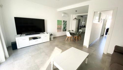 Casa moderna, piscina, playa, TV75, Netflix, PS4 - Foto 1