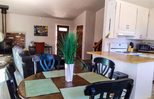 NEW! Cozy & Secluded House w/Deck - Near Yosemite! - Foto 34