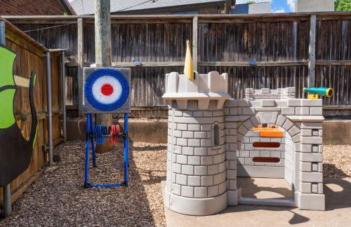 Castle Stay by Gathering Place Hot Tub & Fire Pit - Foto 39