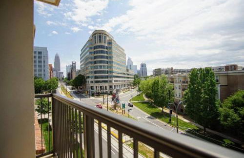 League Flats Uptown at West Trade Street - Photo 3