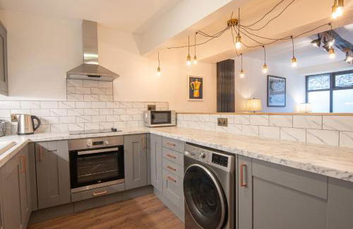 Former 16th Century Inn - In the heart of Macclesfield, gateway to the Peaks - Photo 15