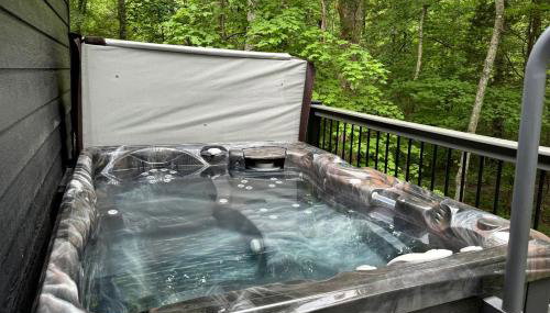 Hot-tub and Fire Pit Provided Cabin in Carbondale, Illinois - Foto 3