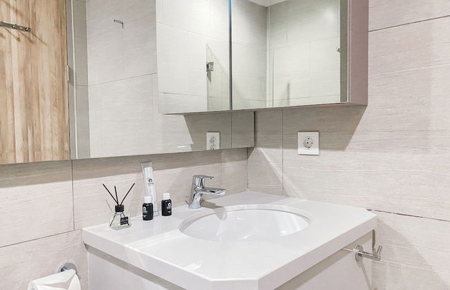 Elegant 3Br With Private Lift And Extra Room Menara Jakarta Kemayoran Apartment - Foto 22