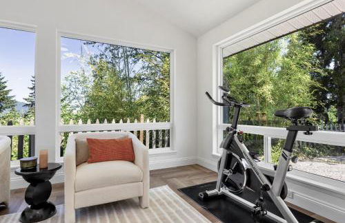 Modern Mountain View Getaway w Huge Outdoor Space - Foto 12