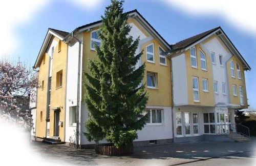 ABM Apartment 12 - Photo 3