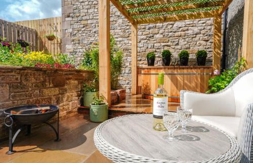 PEAK DISTRICT ROMANTIC Courtyard Loft, with Outdoor Japanese Whirlpool Bath - Foto 6