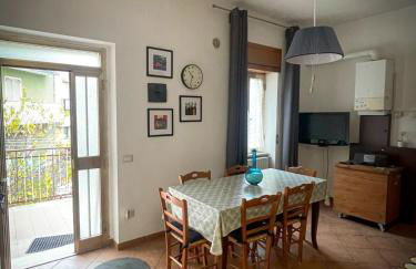 Breaking Bed - Photo 9