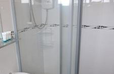 Belle Aire Beach Retreat at Hemsby with FREE WIFI Bed linen included Freely tvs in bedrooms and FREE onsite entertainment - Foto 7