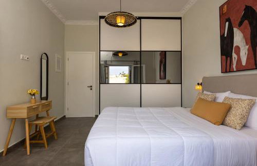 Elia Syros - Photo 17