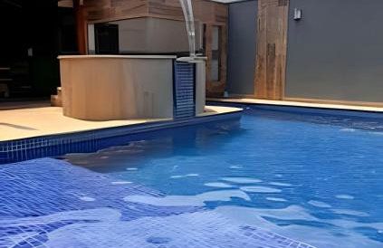 Casa incrível com piscina, hidromassagem e sauna - Foto 60