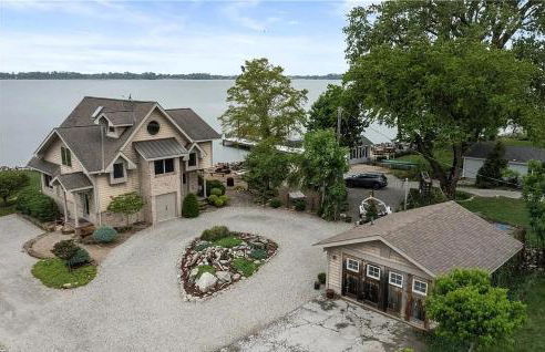 Waterfront Luxury Family Retreat - Foto 1