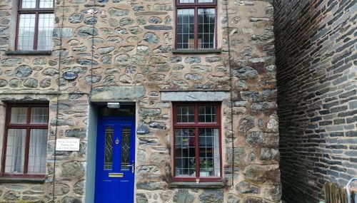 1 Park Terrace - Photo 2