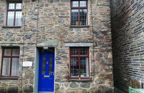 1 Park Terrace - Photo 2