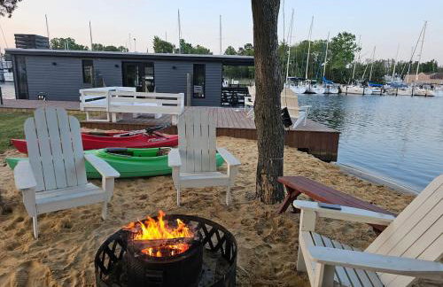 Panama Float Home Riverfront Fire Pit - Foto 1