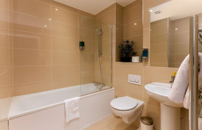 Skyvillion - Tower Point Enfield 1bed Wbalcony - Photo 17