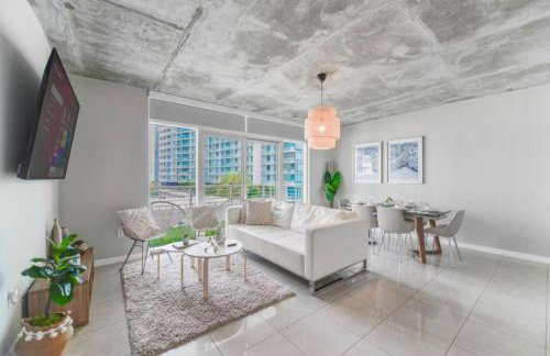 Amazing Condo with Pool at Midblock Miami - Foto 1