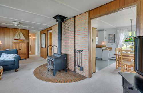 Vibrant Waterfront Vacation Rental on Lake Huron! - Foto 12