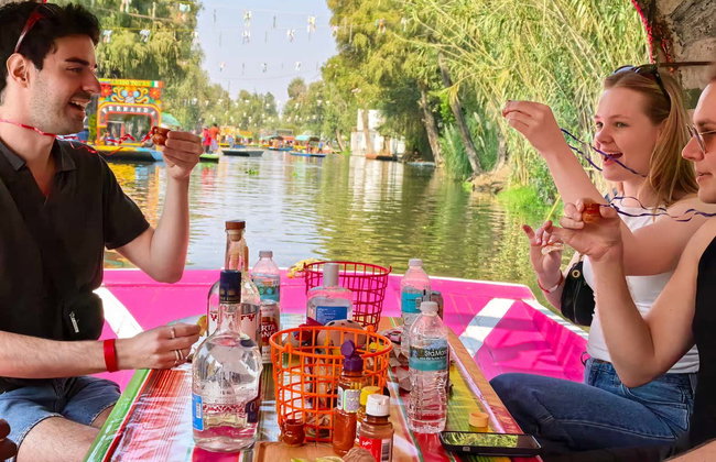 Giro in trajinera a Xochimilco - Foto 2