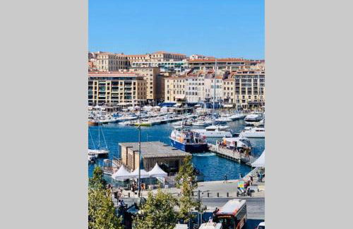 Le Phocéen : T4 balcon vue Vieux-Port - Foto 80