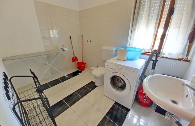 Detached House at Country Side, Fenced Private Garden Ideal for 2 Fam, Wifi - Photo 12