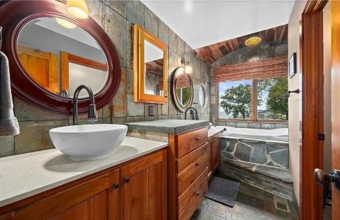 Waterfront Luxury Family Retreat - Foto 14